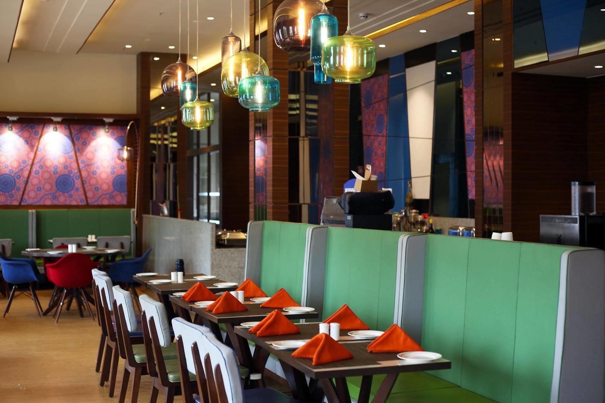 Holiday Inn Express Chennai Old Mahabalipuram Road ภายนอก รูปภาพ