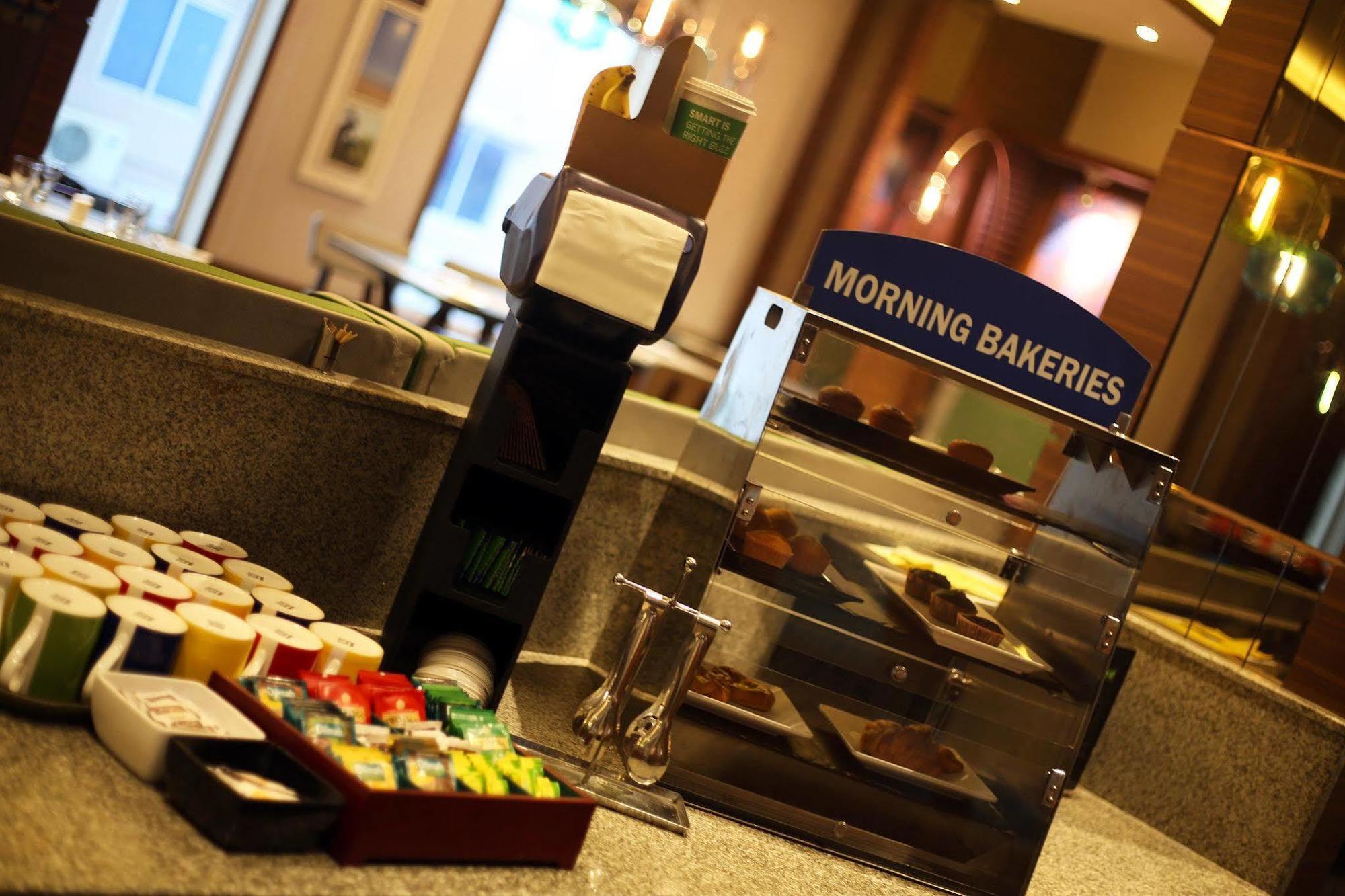 Holiday Inn Express Chennai Old Mahabalipuram Road ภายนอก รูปภาพ