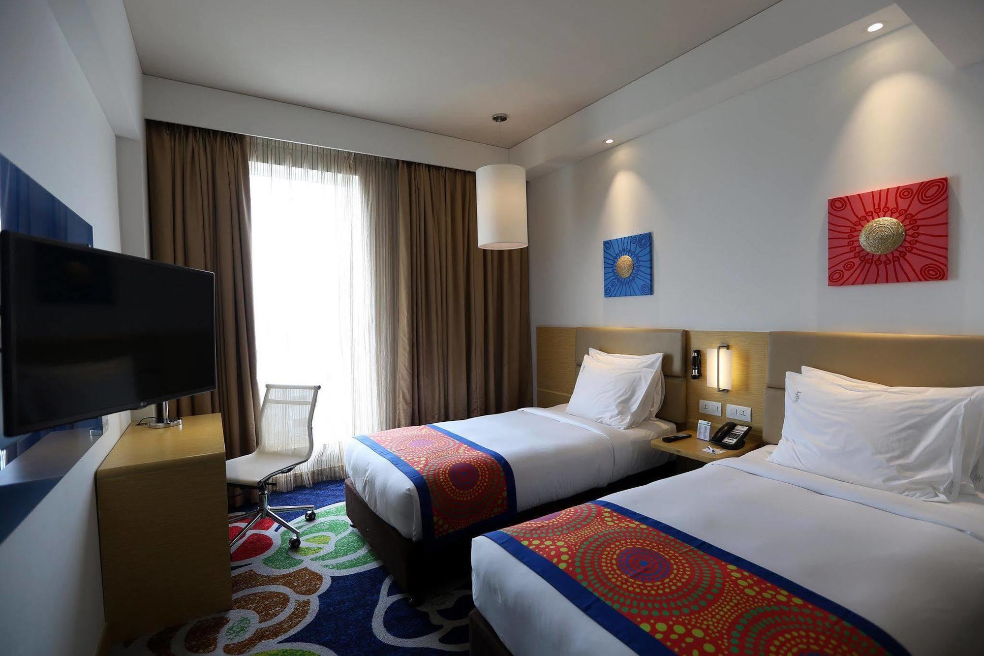 Holiday Inn Express Chennai Old Mahabalipuram Road ภายนอก รูปภาพ