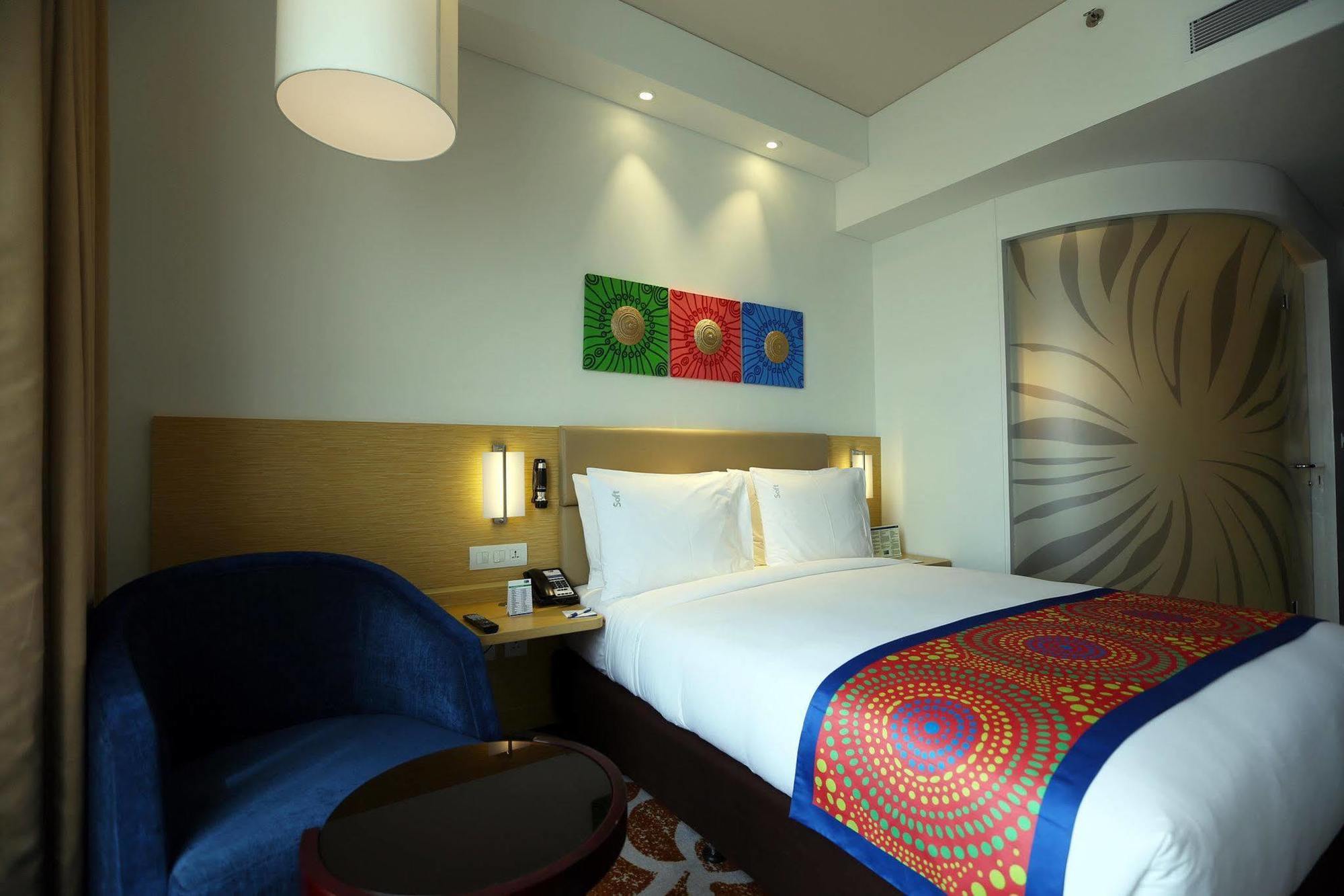 Holiday Inn Express Chennai Old Mahabalipuram Road ภายนอก รูปภาพ