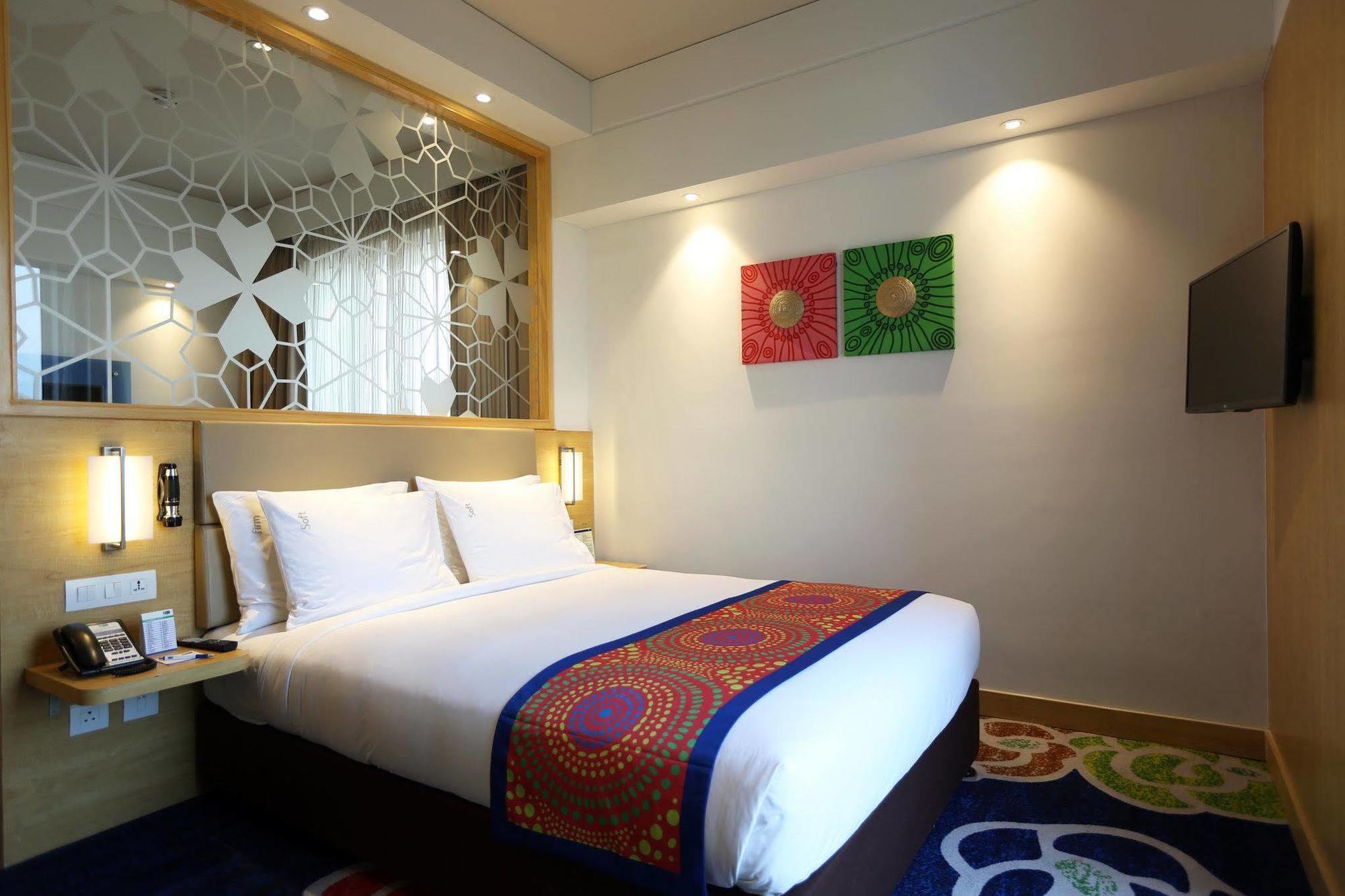 Holiday Inn Express Chennai Old Mahabalipuram Road ภายนอก รูปภาพ